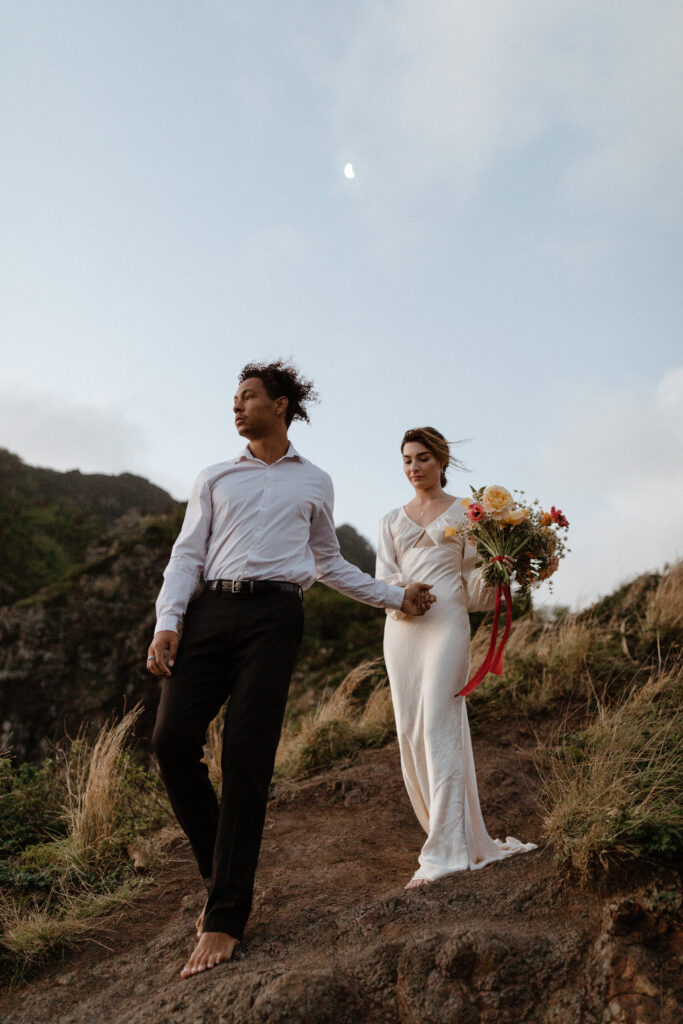 Oahu (pre)sunrise elopement for all the dreamy moon pics